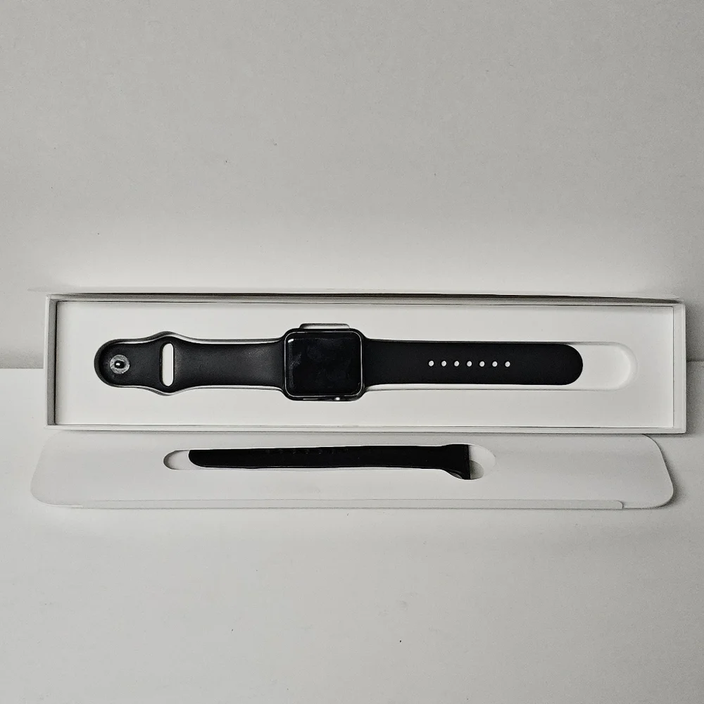 Apple lot of 7 Includes IPhones, IPads, Watch, & Pencil